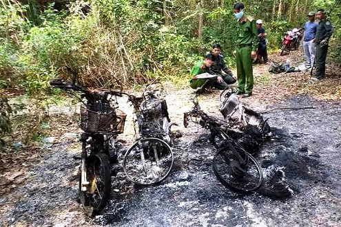 Điều tra vụ 3 xe máy của cán bộ bảo vệ rừng bốc cháy bất thường