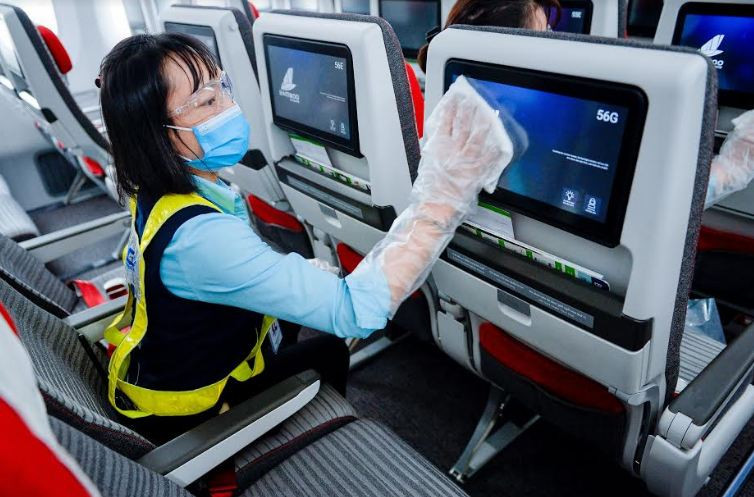 Cận cảnh quy trình khử trùng toàn diện trước, trong và sau chuyến bay của Bamboo Airways 