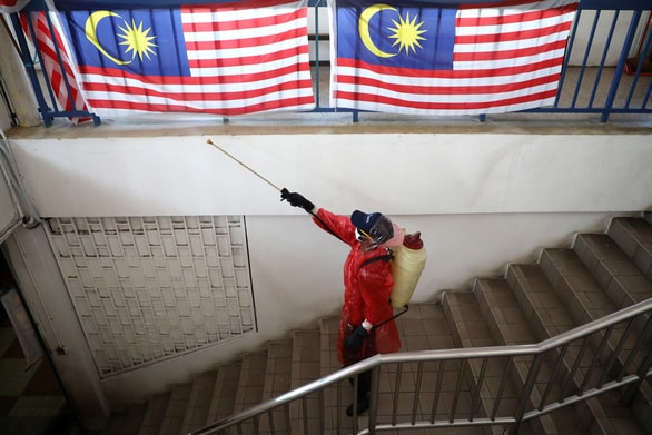 malaysia-corona-khu-trung-1585116028857143142463-w586-h391.jpg
