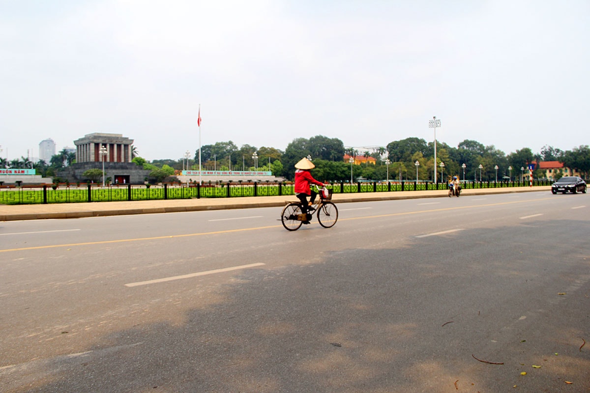 Hàng quán đóng cửa tạm dừng hoạt động sau chỉ đạo của Thủ tướng để phòng dịch Covid-19