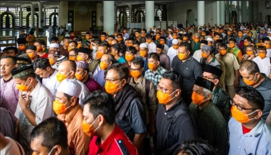 Dịch COVID-19: Indonesia phong tỏa 1 thánh đường, cách ly 183 người hành hương