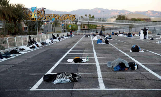 Bãi đậu xe Mỹ thành chỗ cách ly cho người vô gia cư