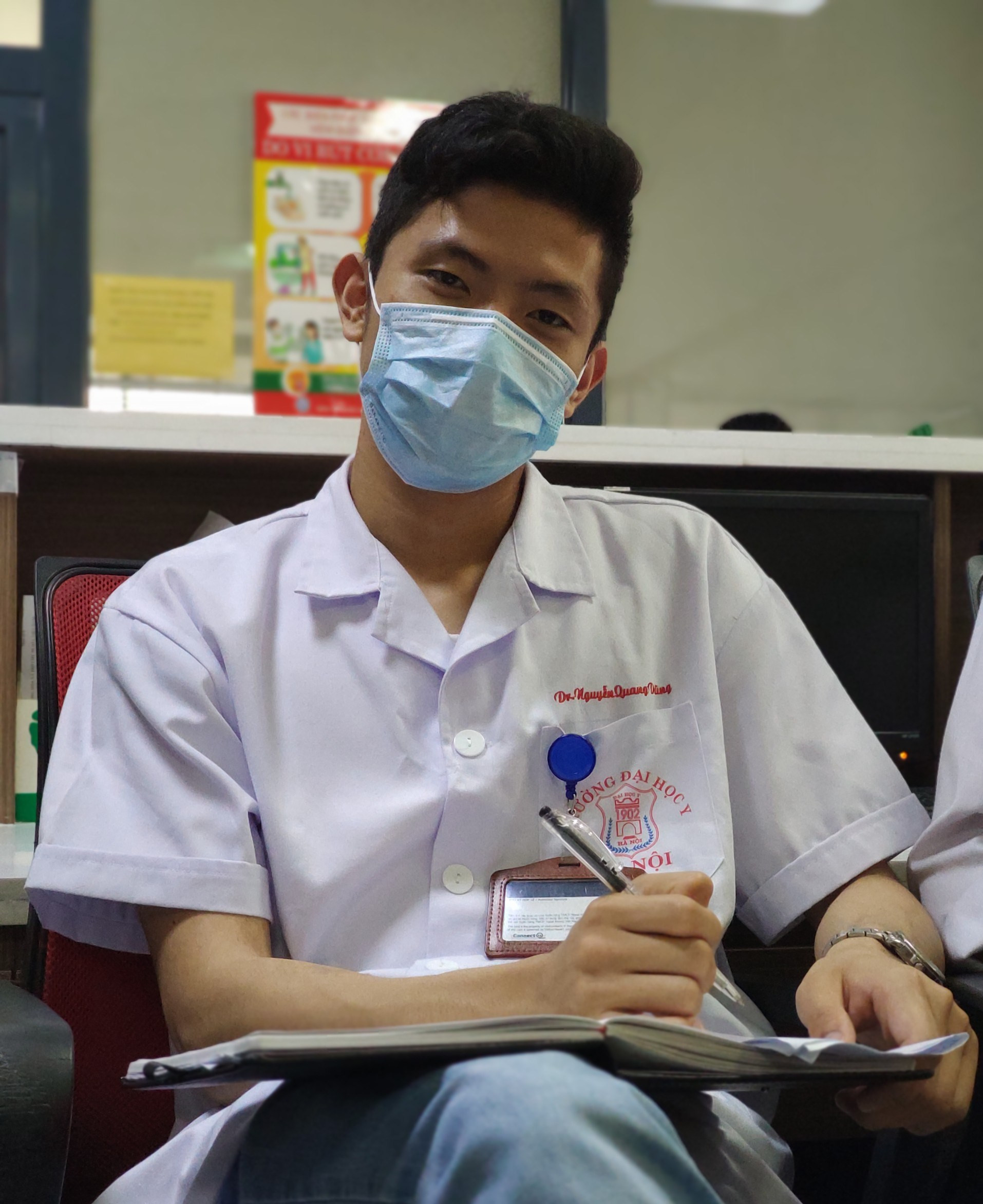 Sinh viên thực tập ở bệnh viện Bạch Mai kể chuyện cách ly tại nhà
