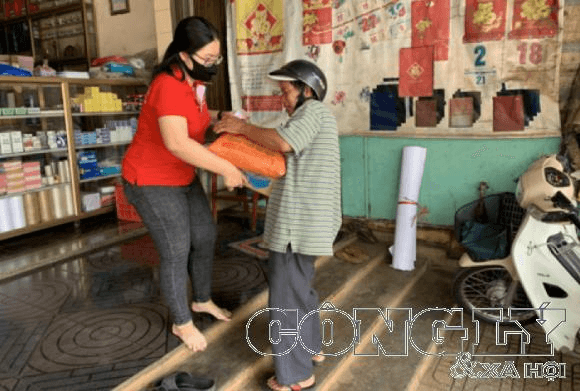 san-se-cung-ba-con-ngheo-4png-w700-h473.png