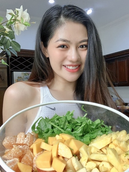 Kim Duyên, Vũ Hương Giang ở nhà chống Covid-19