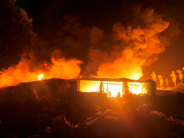 Quảng Ngãi: Cháy lớn tại khu làng nghề Tịnh Ân Tây