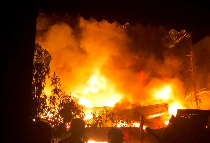 Quảng Ngãi: Cháy lớn tại khu làng nghề Tịnh Ân Tây