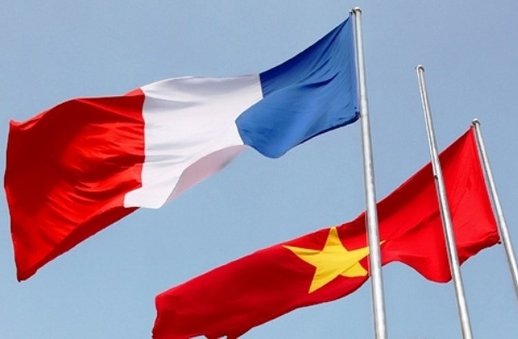 Kiều bào Việt Nam tại Pháp ủng hộ chống dịch Covid-19
