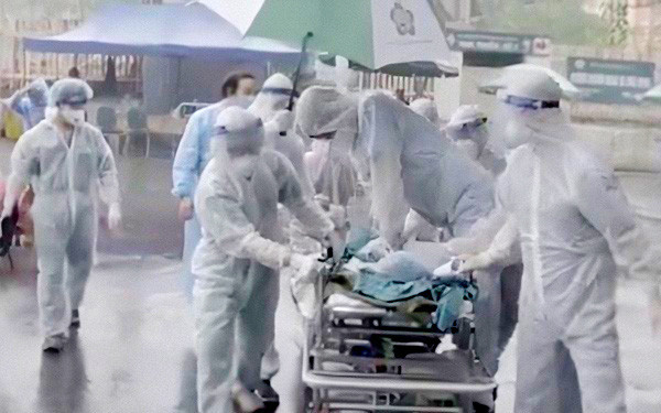 Kỳ tích 2 lần giành lại sự sống cho sản phụ tại “tâm dịch” Bệnh viện Bạch Mai