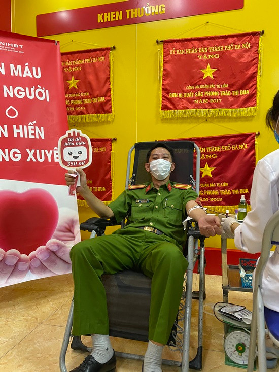 Công an quận Bắc Từ Liêm tham gia hiến máu, chung tay vì cộng đồng