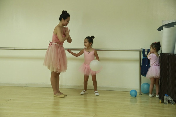 Con gái Đoan Trang bộc lộ năng khiếu múa ba lê “siêu đỉnh” 
