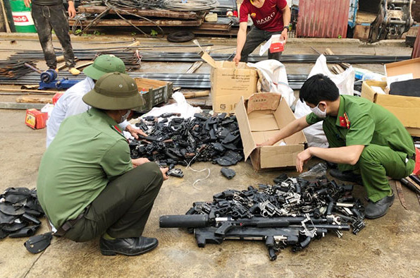 Công an Sơn La tiêu hủy gần 9.000 vũ khí, công cụ hỗ trợ 