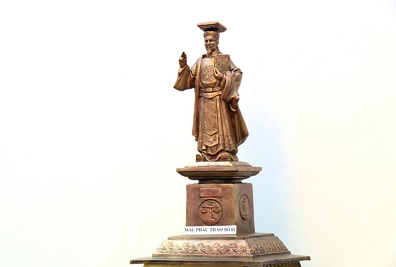 Phác thảo 3 mẫu tượng Vua Lý Thái Tông - nhân vật biểu tượng của công lý và hoạt động xét xử