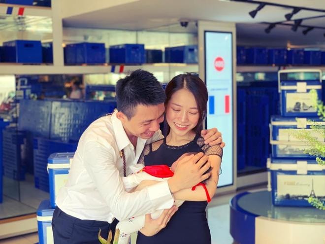Minh Nhựa và cháu ngoại  5