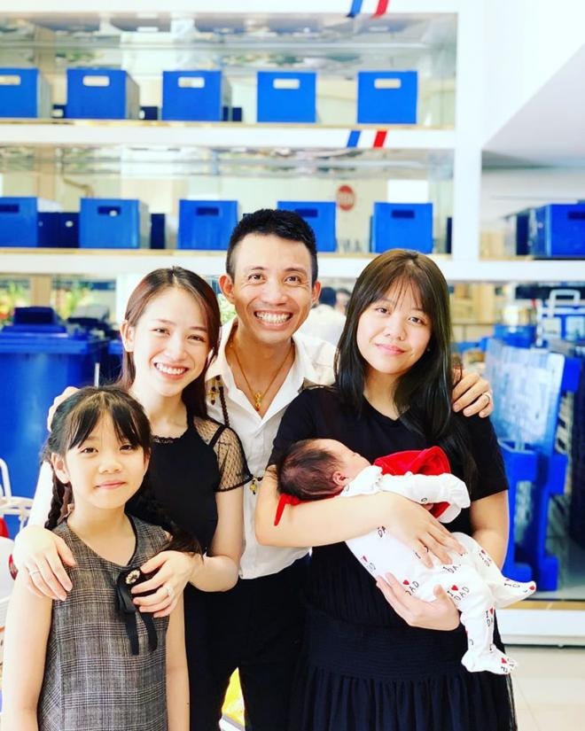 Minh Nhựa và cháu ngoại  4