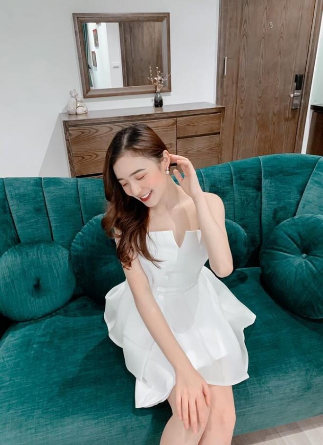 Nhan sắc đời thường xinh đẹp của nữ MC trẻ nhất VTV - Vũ Phương Thảo 0