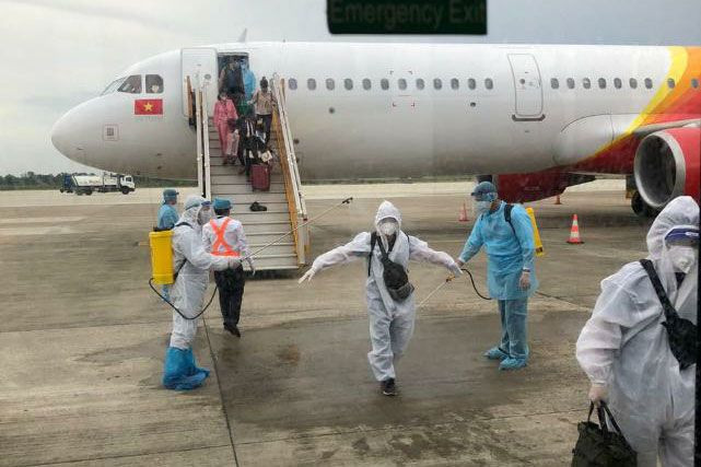 Đưa hơn 100 công dân Việt Nam bị kẹt tại Indonesia do dịch Covid-19 về nước 