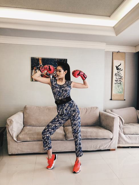 Hoa hậu Khánh Vân thể hiện phong cách boxing hài hước