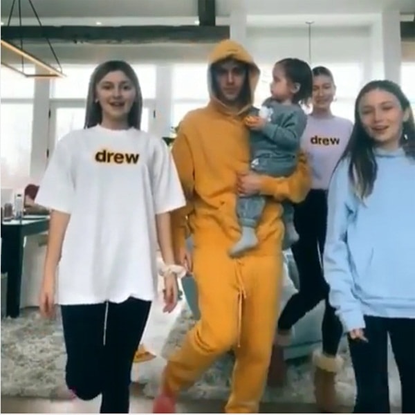 Justin Bieber gây số khi nhảy với vợ và ba em gái trong thời gian cách ly tại biệt thự ở Canada 0