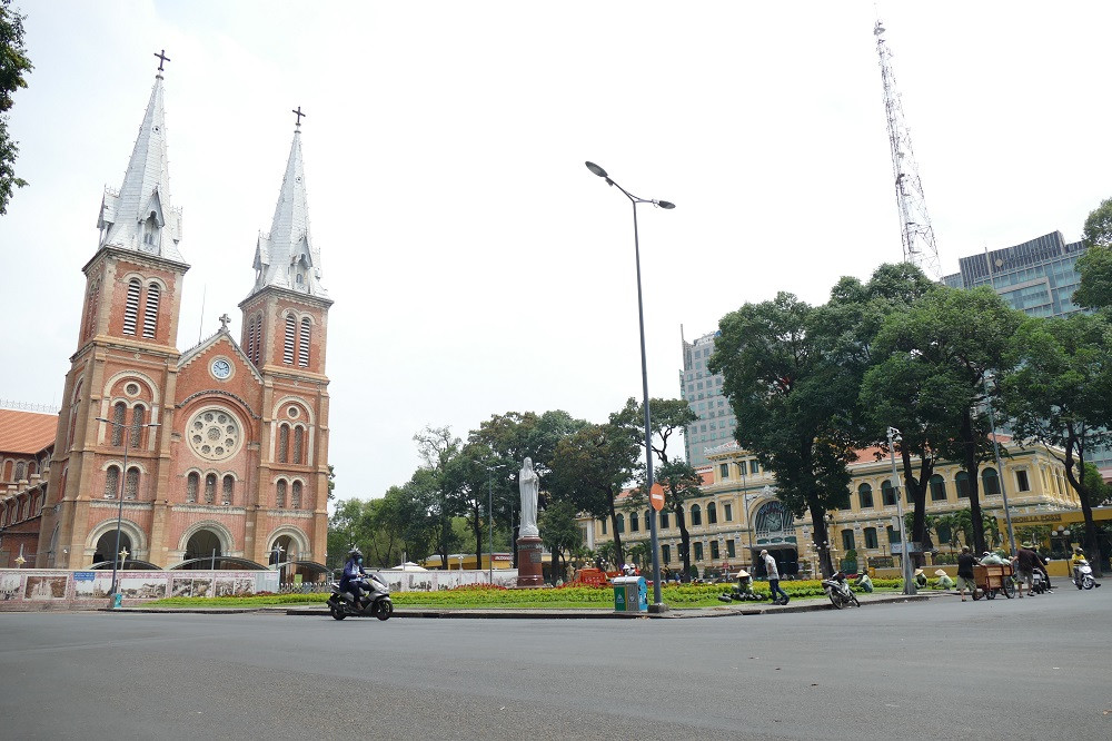 p1370100-w1000-h666.JPG