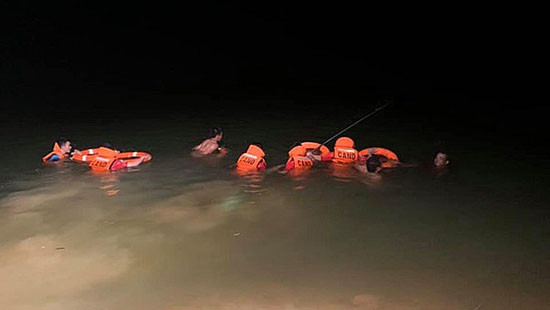Nghệ An: Đi đánh cá, 2 chú cháu rơi xuống đập nước tử vong
