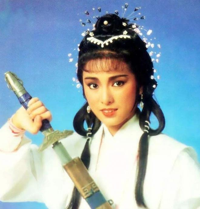 tvb-co-cap-chi-em-tai-hoa-kho-menh-tuyet-le-va-me-tuyet-ca-cuoc-doi-khoc-het-nuoc-mat-vi-tinh-chua-mot-lan-mac-ao-cuoi-8-ngoisao.vn-w823-h861 12