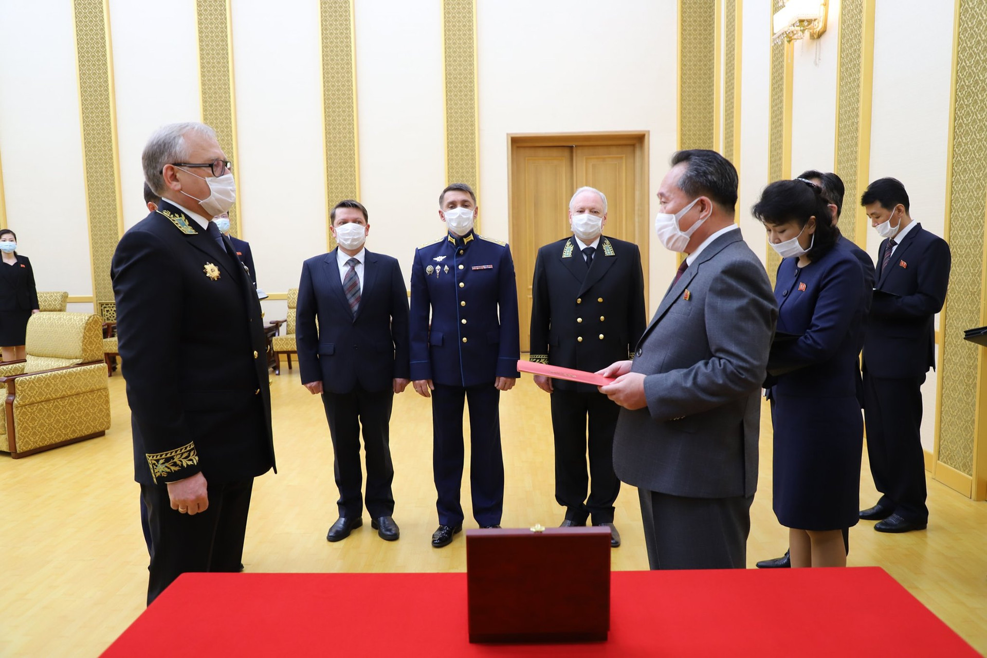 Chủ tịch Kim Jong-un được Nga trao tặng Huy chương kỷ niệm chiến thắng  