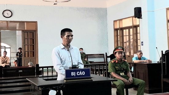 Can ngăn cậu đập phá đồ đạc, cháu bị đâm tử vong