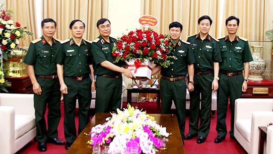 Thăng quân hàm Thiếu tướng, bổ nhiệm Đại tá Hoàng Văn Hữu làm Phó Tư lệnh Quân khu 1