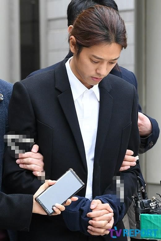 Jung Joon Young lãnh án cho tội cầm đầu phòng chat tình dục ở showbiz Hàn