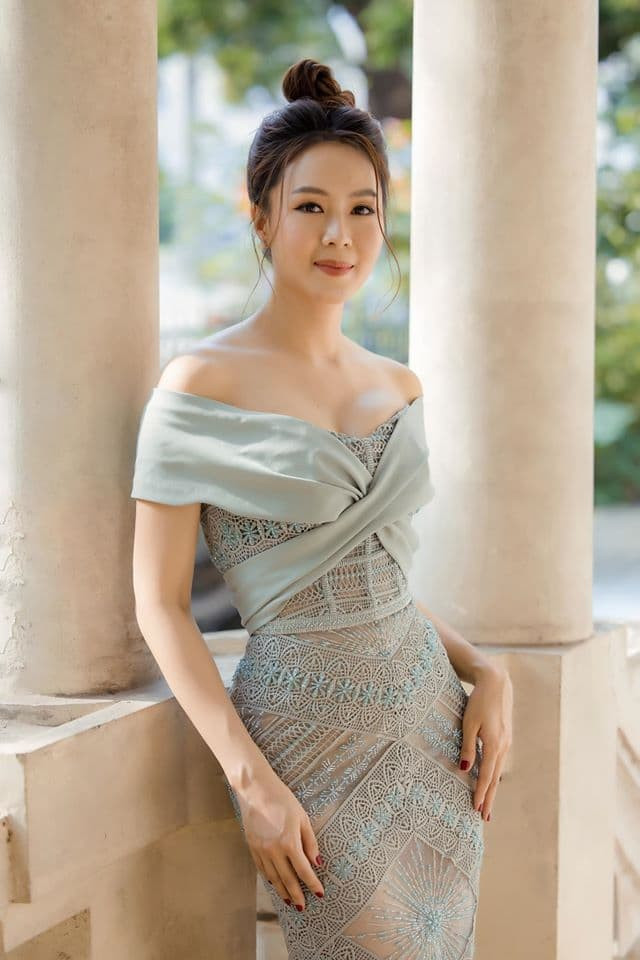 Bộ ảnh mới đẹp mộng mơ của Hồng Diễm ngay sau khi đoạt Cánh diều vàng 5