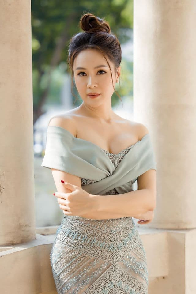 Bộ ảnh mới đẹp mộng mơ của Hồng Diễm ngay sau khi đoạt Cánh diều vàng 0