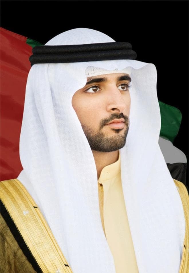 Loạt ảnh đẹp trai đến tê dại của Thái tử Dubai 13