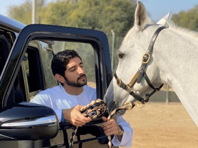 Loạt ảnh đẹp trai đến tê dại của Thái tử Dubai 10