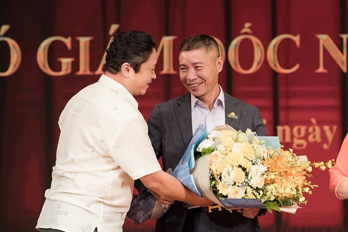 Nghệ sĩ hội tụ trong ngày Công Lý chính thức được Nhà hát kịch Hà Nội công bố vị trí Phó Giám đốc 11
