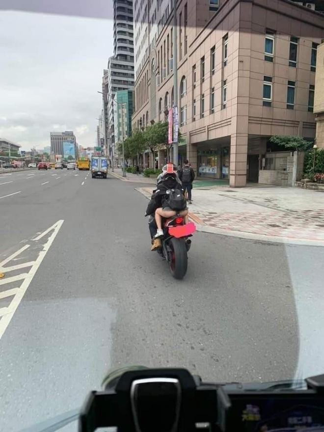 ăn mặc phản cảm 0
