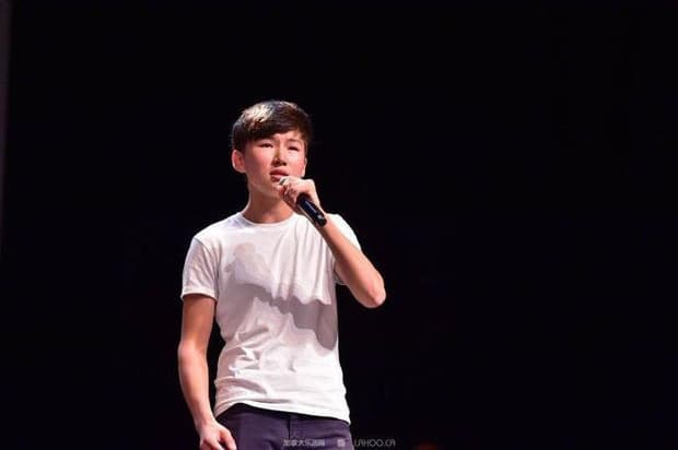 Sau 9 năm, cậu bé Mông Cổ gây sốt với 'Gặp mẹ trong mơ' đã trở thành chàng trai tuấn tú 8