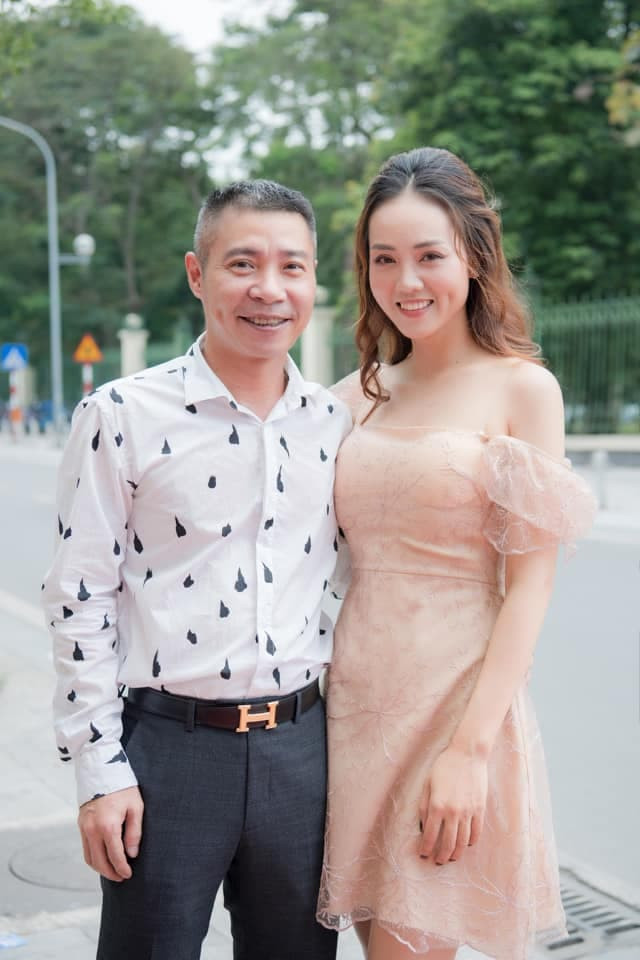 nghệ sĩ Công Lý và bạn gái 0