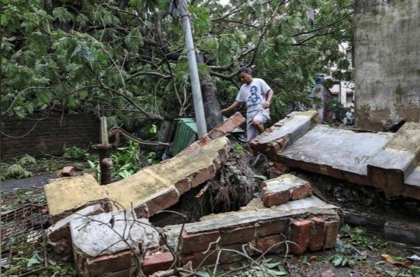 Siêu bão giết chết ít nhất 82 người ở Ấn Độ, Bangladesh, gây ra lũ lụt trên diện rộng