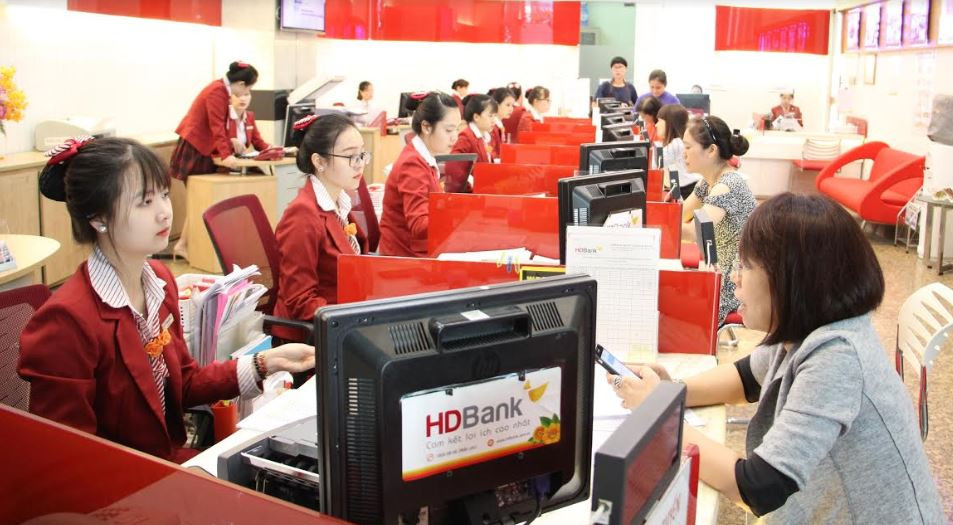Tiết kiệm HDBank, mua sắm thả phanh