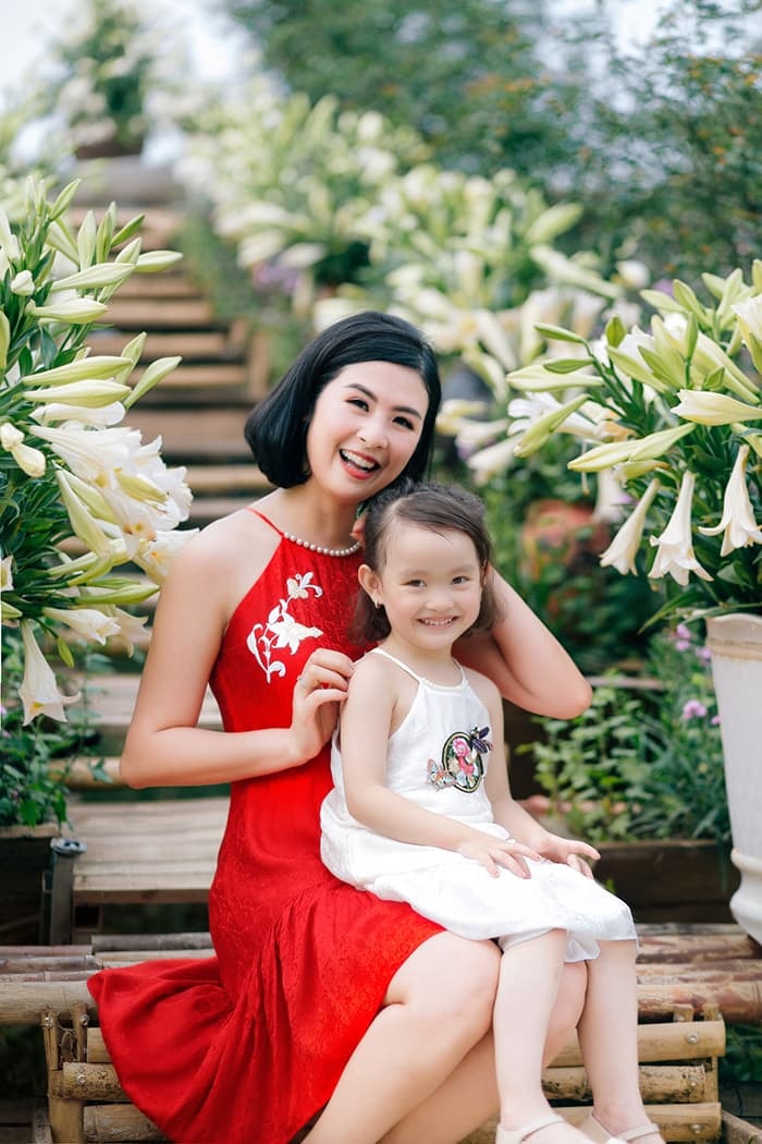 Hoa hậu Ngọc Hân và chồng sắp cưới mong có em bé đáng yêu như con gái Hồng Quế 2