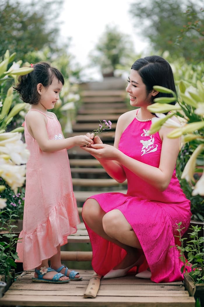 Hoa hậu Ngọc Hân và chồng sắp cưới mong có em bé đáng yêu như con gái Hồng Quế 0