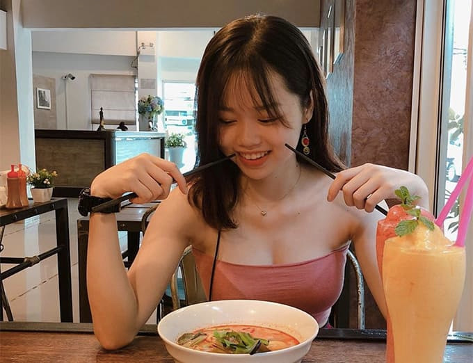Trở thành tình mới của Quang Hải chưa lâu, Huỳnh Anh bỏ trăm triệu làm răng, trùng tu nhan sắc 0