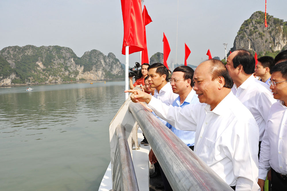 Thủ tướng: Quảng Ninh là hình mẫu về chuyển đổi mô hình kinh tế thành công từ đen sang xanh