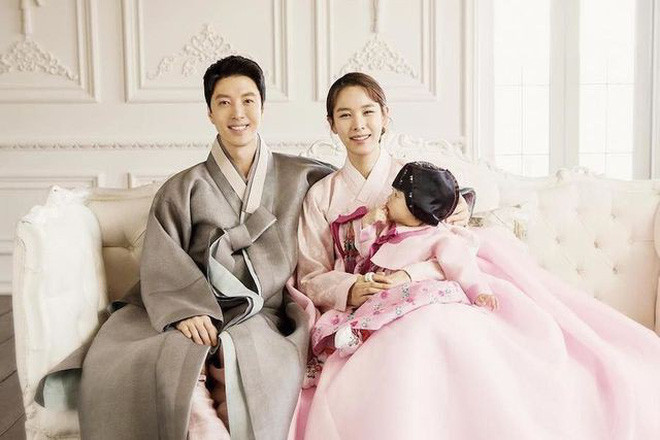 Lee Dong Gun và Jo Yoon Hee ly dị sau 3 năm kết hôn