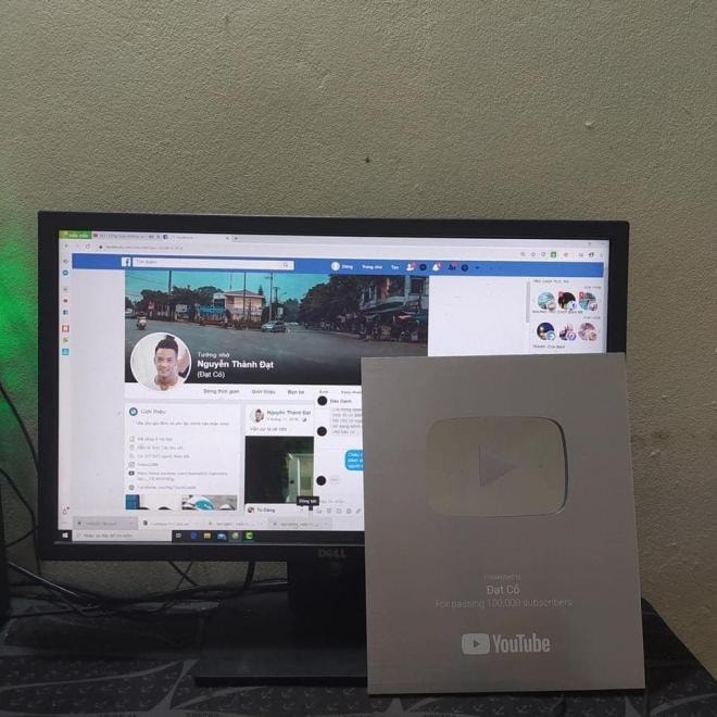 Đạt cỏ nhận nút bạc 0