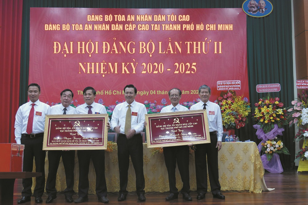 anh5-w1000-h666.jpg