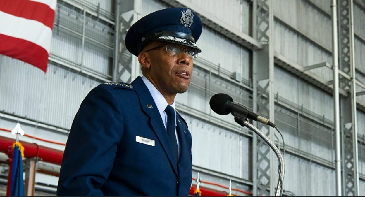 Người Mỹ gốc Phi đầu tiên được bổ nhiệm Tham mưu trưởng Không quân Mỹ