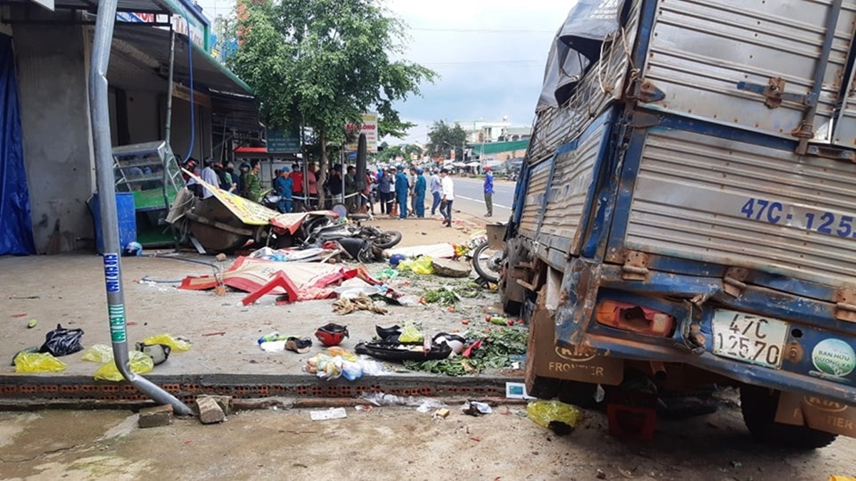 Khởi tố vụ xe tải tông vào chợ khiến 5 người tử vong, 5 người bị thương