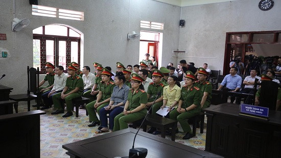 Hoãn phiên tòa xét xử phúc thẩm mẹ nữ sinh giao gà ở Điện Biên